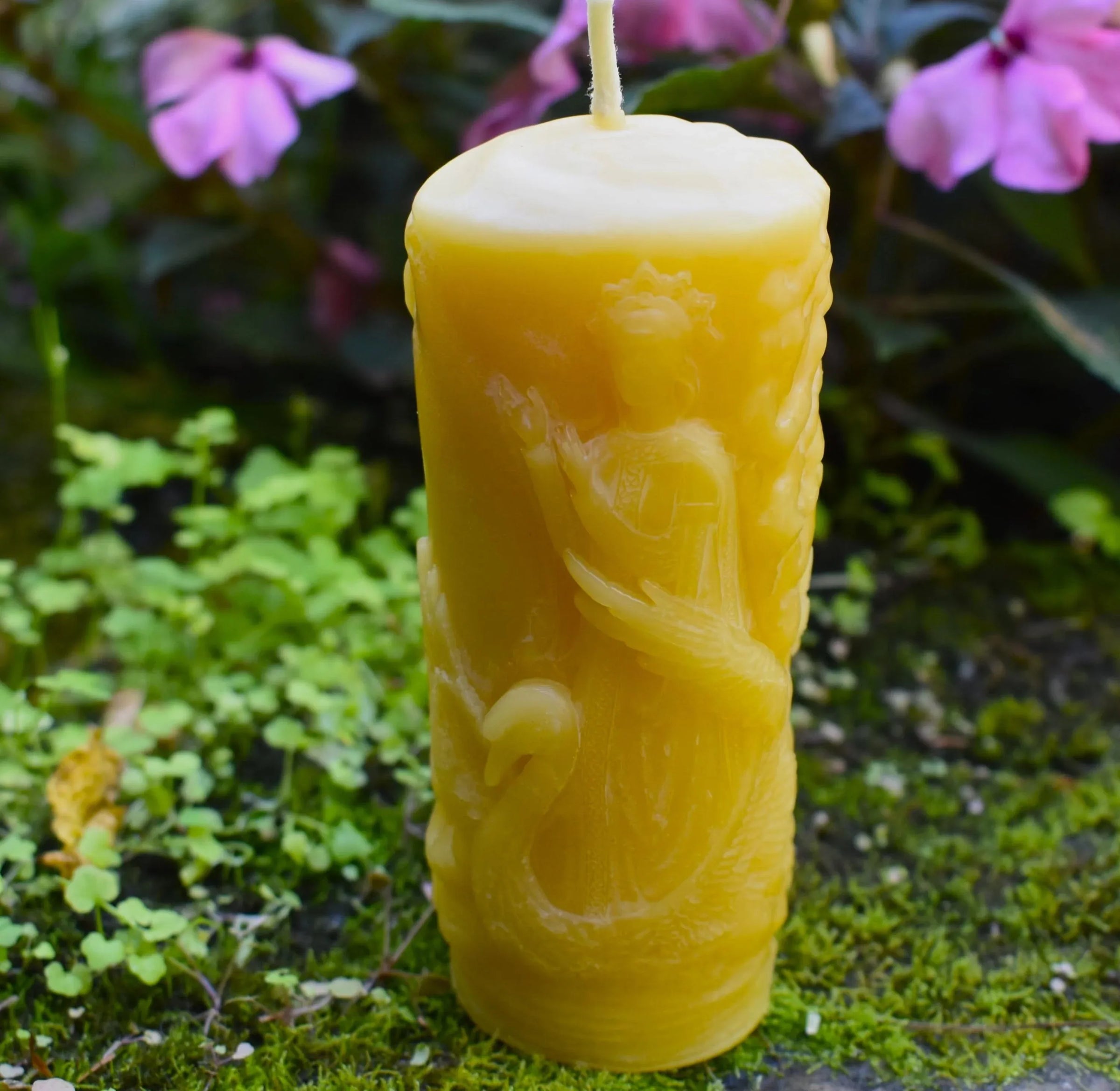Queen with Swan Beeswax Pillar Candle - BIG FRENCHIES