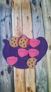 Felt tac toe game - tea party - Tic Tac Toe - tea pot game - Classic Game - Quiet Toy - Birthday Party Favors - cookie - tea cup - BIG FRENCHIES
