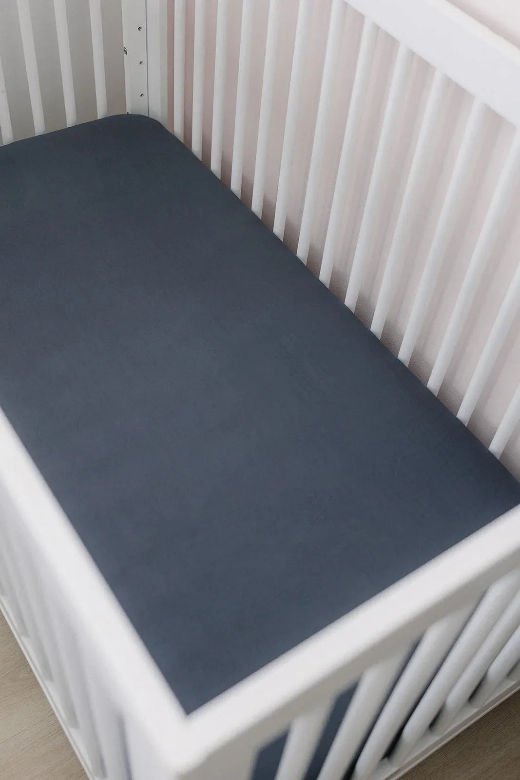 Charcoal Bamboo Stretch Crib Sheet - BIG FRENCHIES