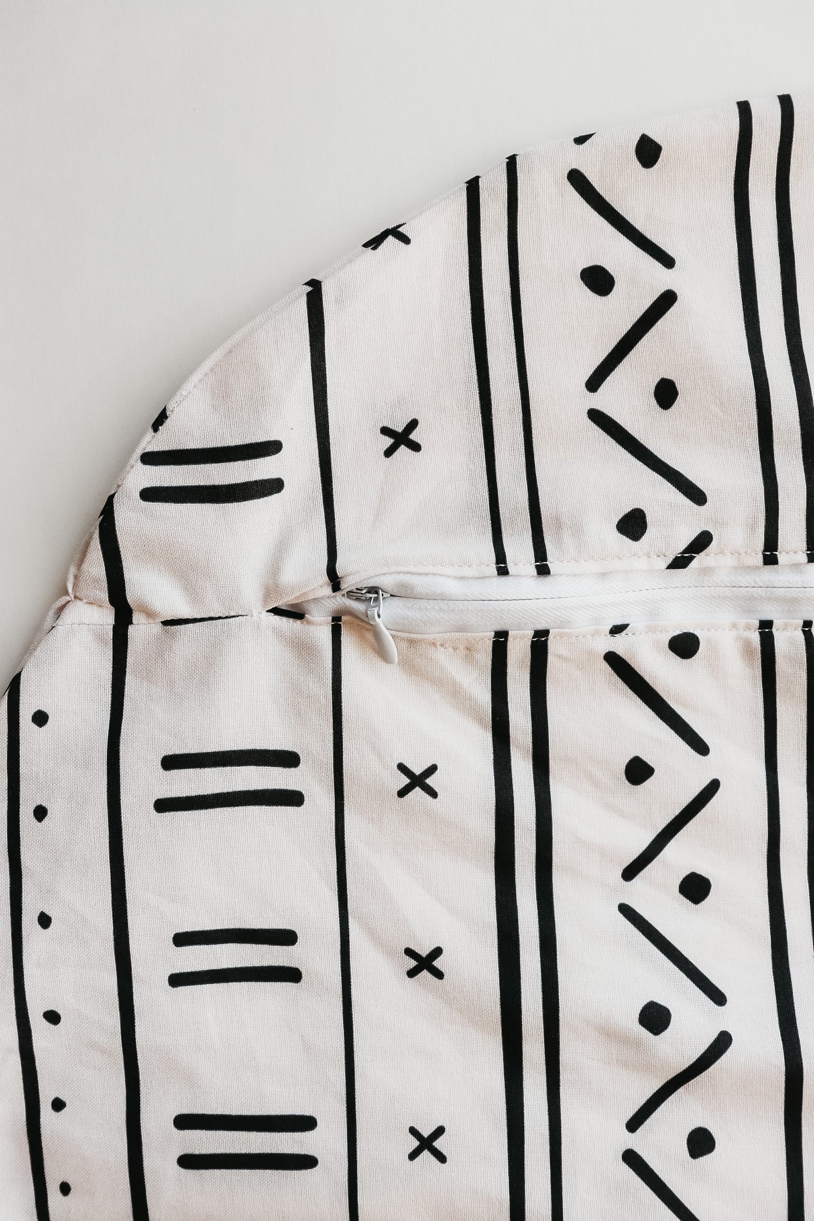 Dash Nursing Pillow Cover