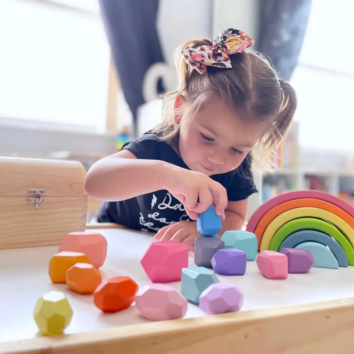 16 Pcs Wooden Stone Balancing Stacking Blocks in Pastel/Macaron Colors - BIG FRENCHIES