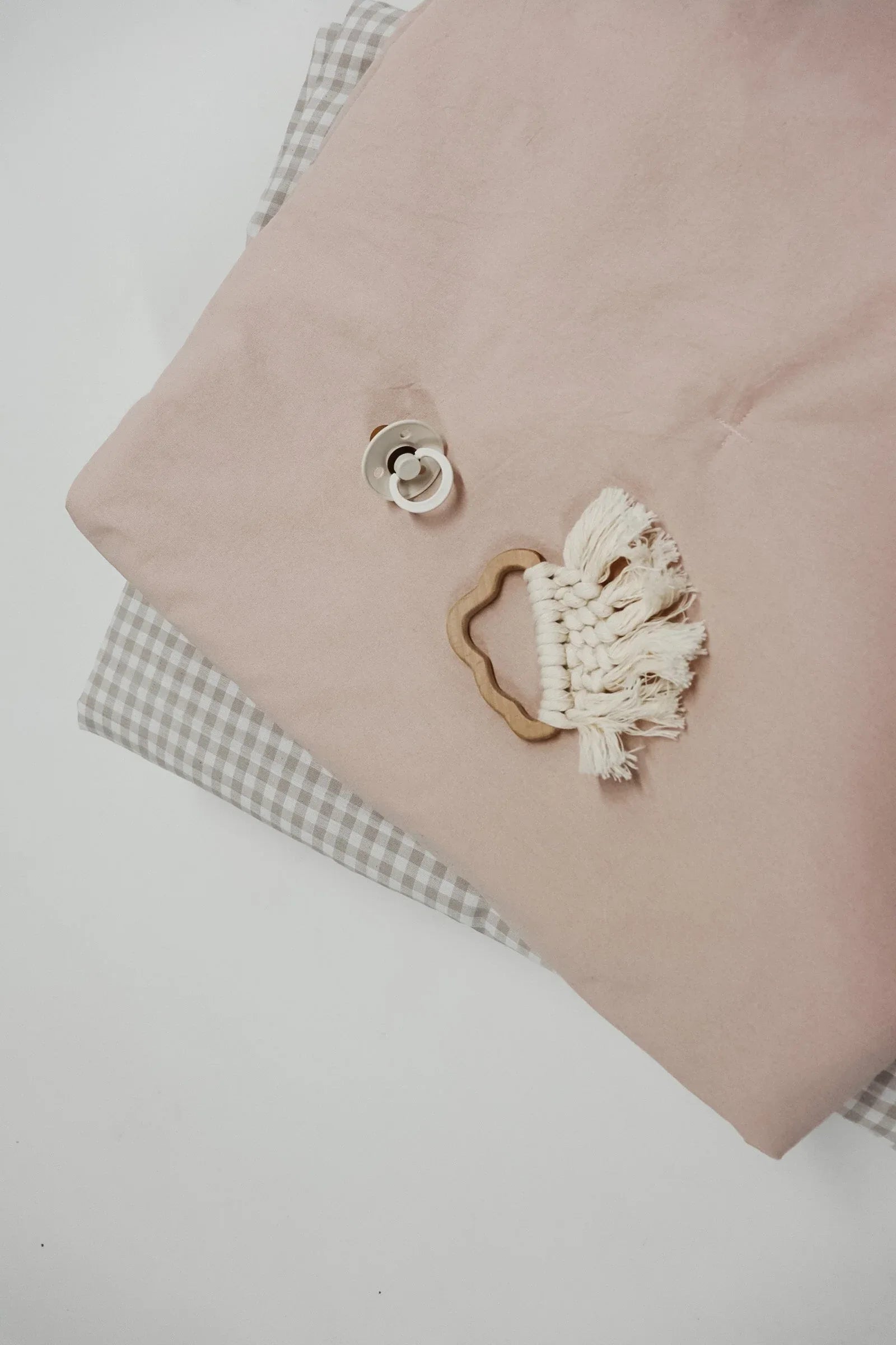 Poppy Toddler Girl Crib Quilted Blanket - BIG FRENCHIES