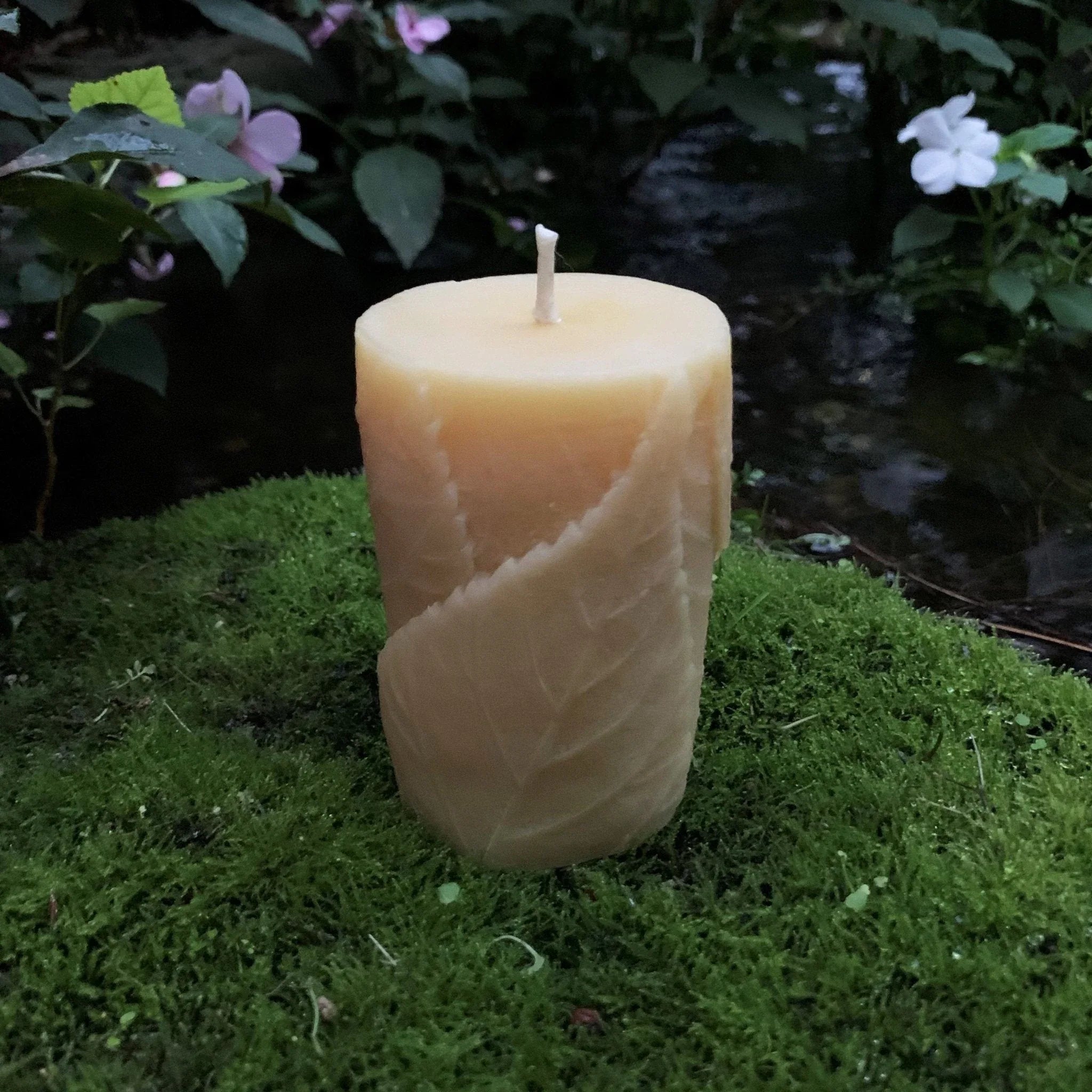 Leaf Pillar Beeswax Candle - BIG FRENCHIES