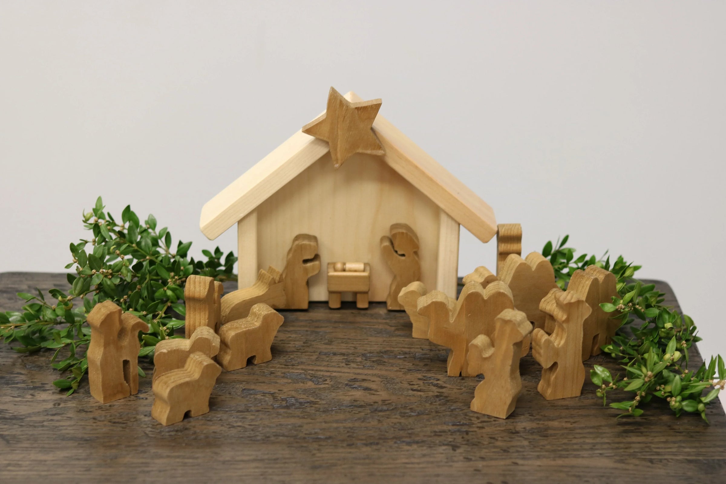 AmishToyBox.com Wooden Nativity Manger Scene Set, 14 Pieces - BIG FRENCHIES
