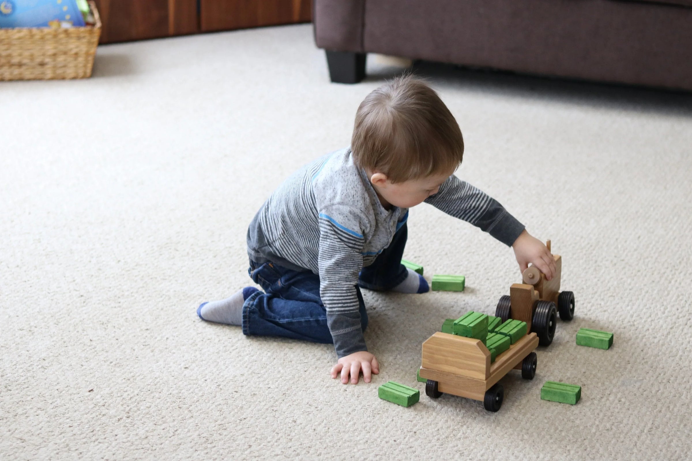 Amish-Made Wooden Toy Tractor and Wagon Set with Hay Bales - BIG FRENCHIES