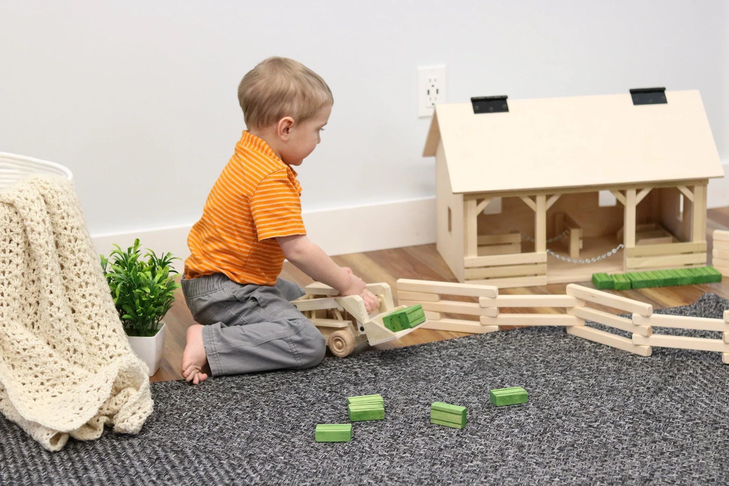 Wooden Skid Loader Toy, Skid Steer with Movable Bucket - BIG FRENCHIES