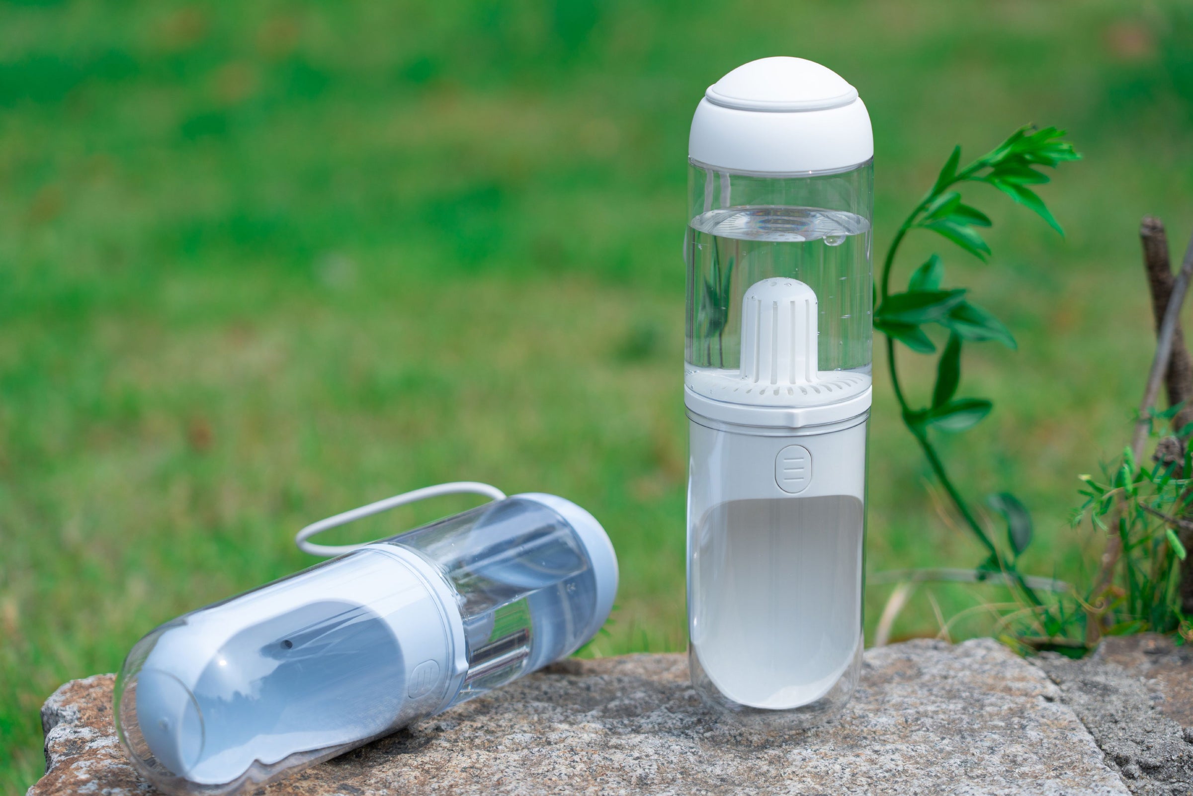 Pet Life ® 'PYURE' Handheld Travel Filtered Water Feeder - BIG FRENCHIES