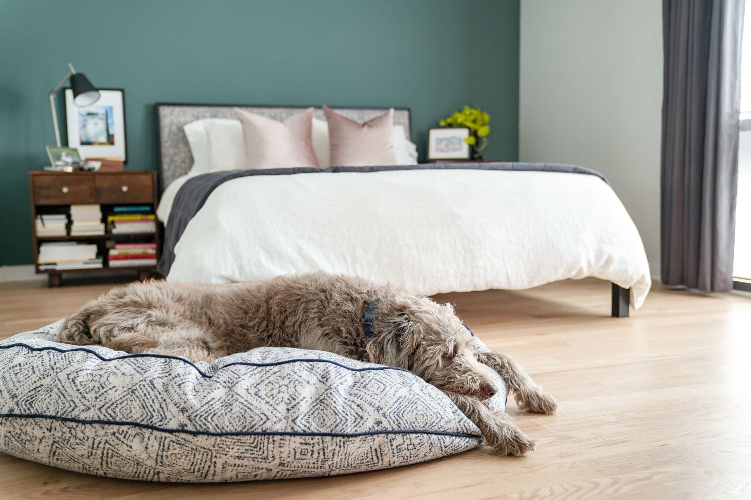 Round Pet Bed in Sapphire Spaniel - BIG FRENCHIES