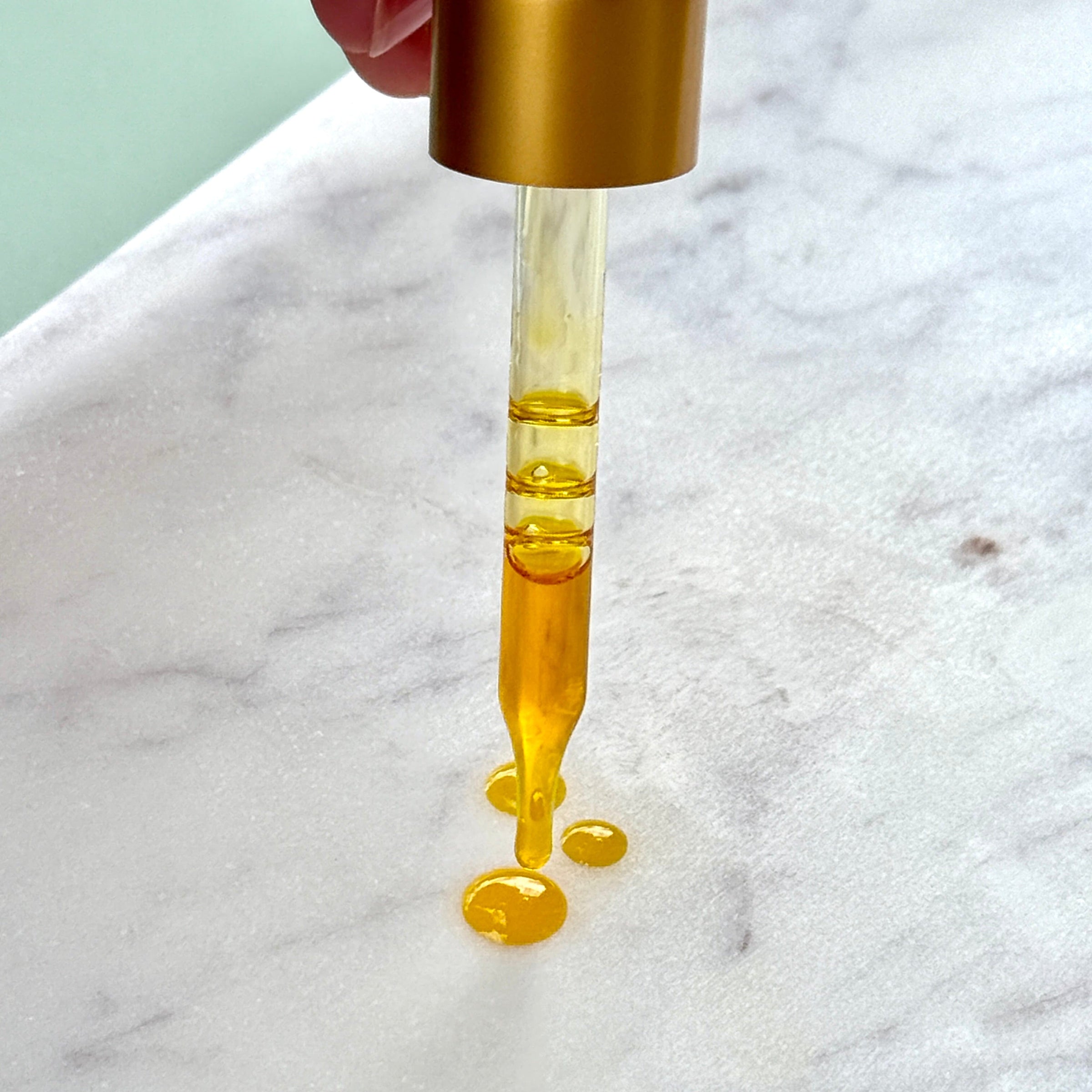 Radiance Instant Glow Facial Serum - BIG FRENCHIES