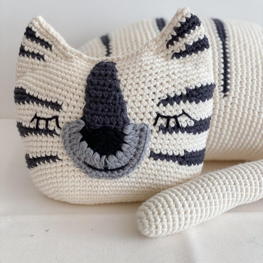 Torey the Tiger- white - BIG FRENCHIES