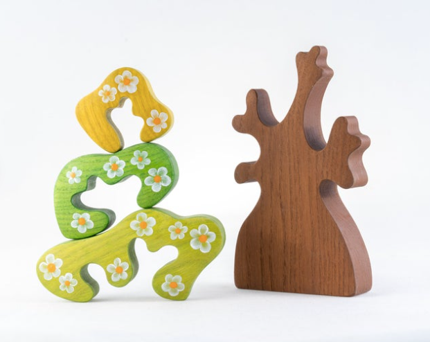 Wooden Spring Tree with three crowns puzzle, large flowers